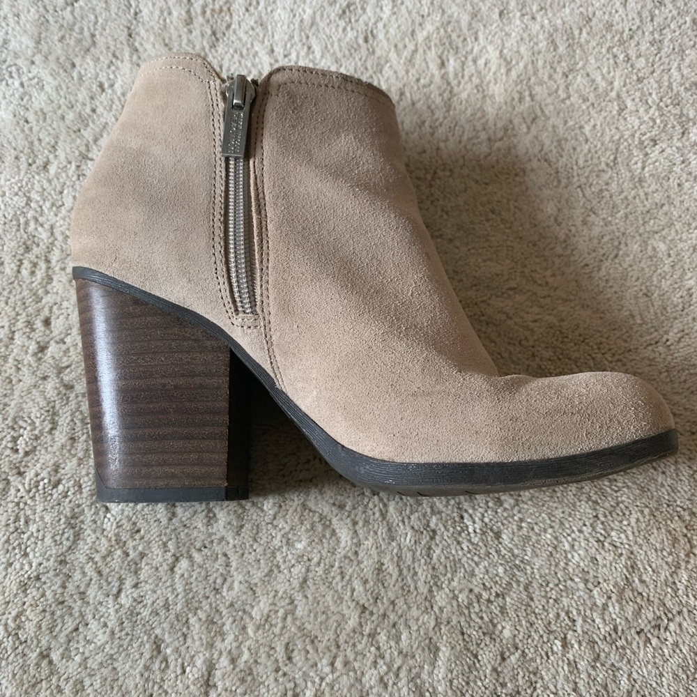 Kenneth Cole reaction suede tan beige booties 6